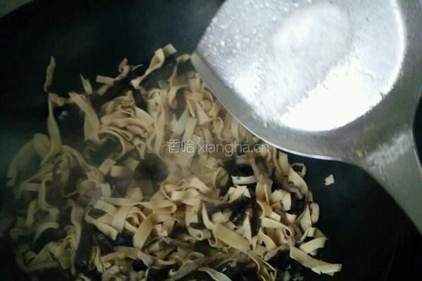 木耳干豆腐炒肉丝的做法图解8