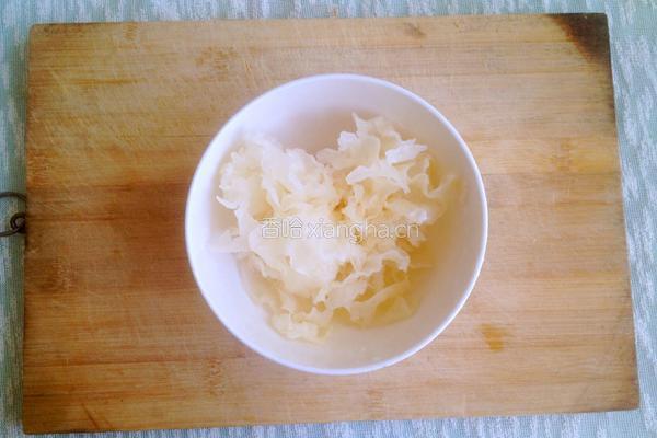 冰糖雪梨银耳粥的做法图解5
