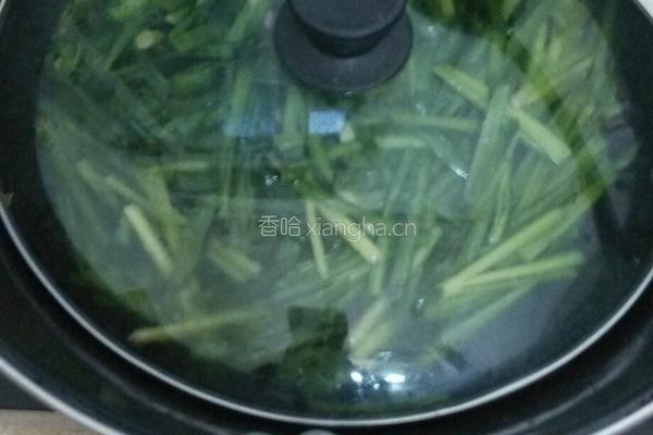 鱿鱼炒韭菜的做法图解5