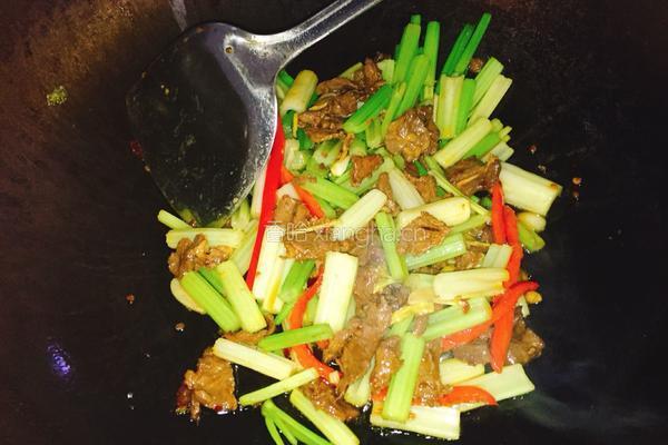 牛肉芹菜的做法图解9