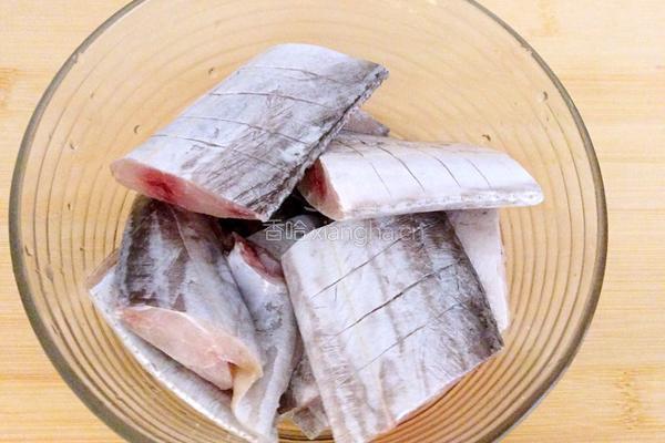啤酒烧带鱼的做法图解3