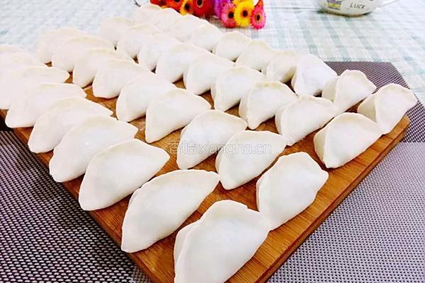 白菜猪肉饺子的做法图解10