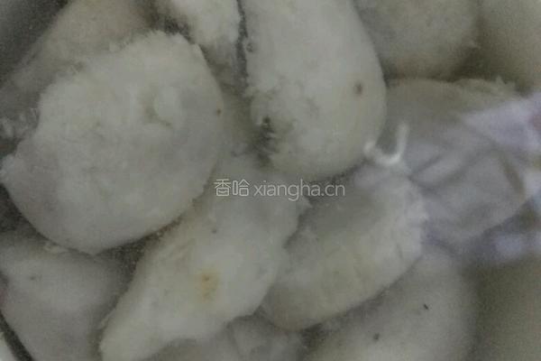 酸菜芋头汤的做法图解3