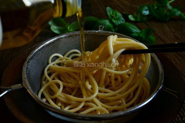 肉酱意大利面的做法图解3