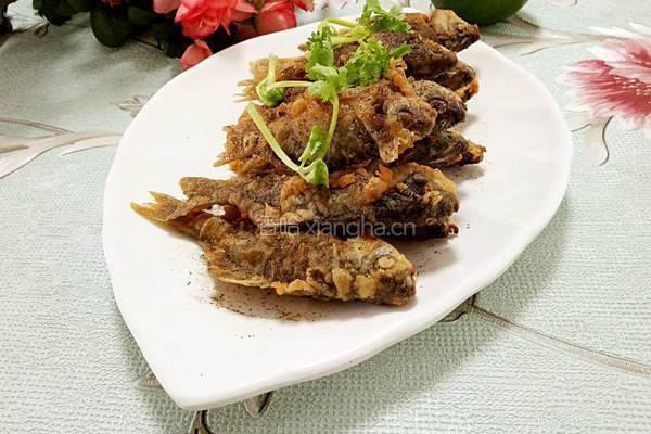 酥小鲫鱼的做法图解11