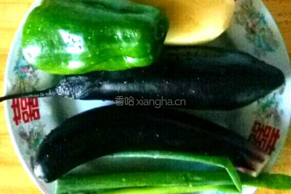 东北地三鲜的做法图解1