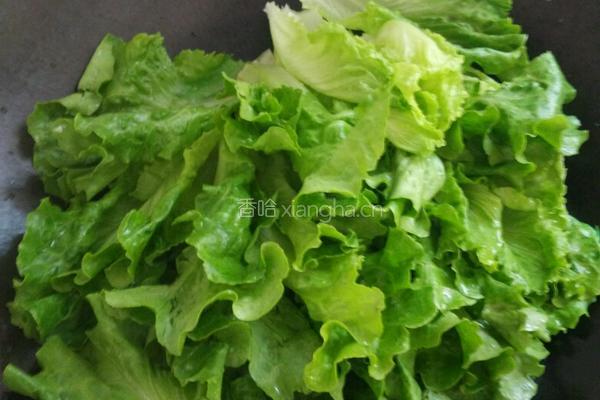蒜蓉炒生菜的做法图解2
