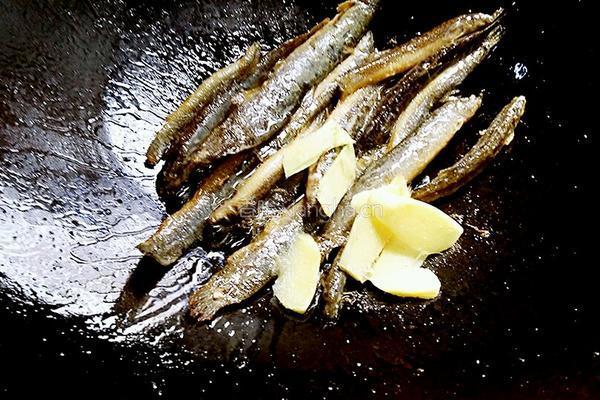 泥鳅炖豆腐汤的做法图解5