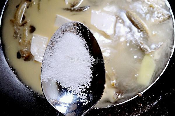 泥鳅炖豆腐汤的做法图解8