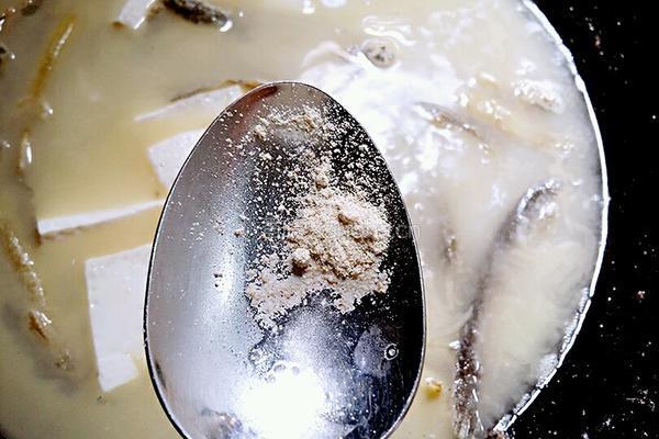 泥鳅炖豆腐汤的做法图解10