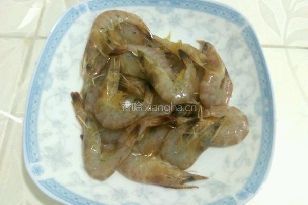 辣椒炒虾的做法图解1