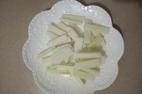 白菜肉丝炒年糕的做法图解1