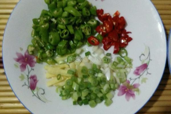 辣椒肉末的做法图解2