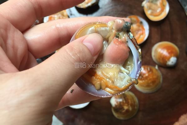 蒜蓉粉丝蒸天鹅蛋的做法图解3