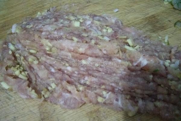 猪肉饺子馅的做法图解3