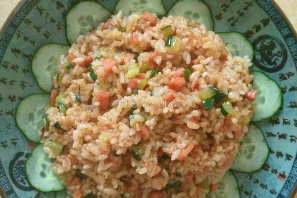 酱油炒饭的做法图解3