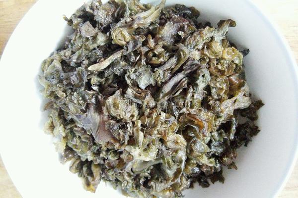 地皮菜炒鸡蛋的做法图解3