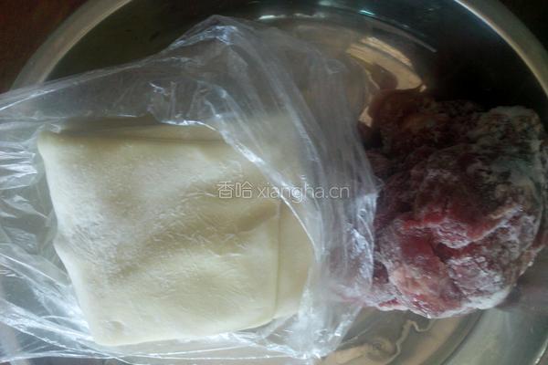 牛肉馄饨的做法图解1