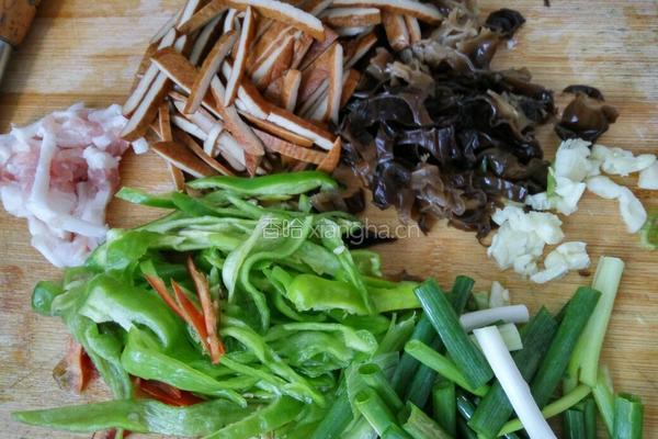 青椒炒豆腐干的做法图解2