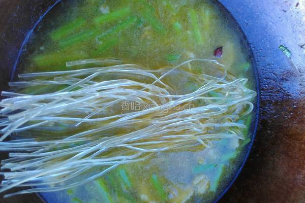 芹菜肉炖粉条的做法图解2