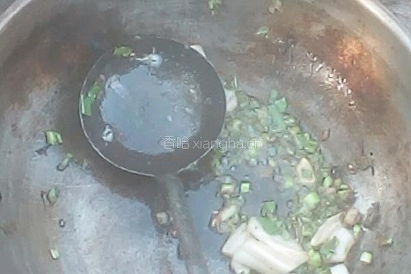 猪肉炖粉条的做法图解2