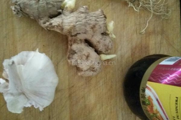 油闷大虾的做法图解1