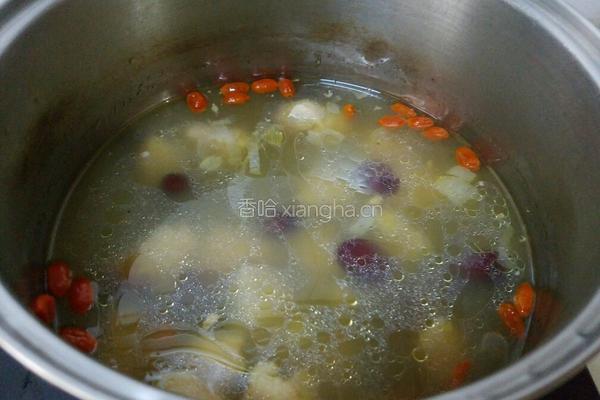 红枣枸杞香菇鸡汤的做法图解8