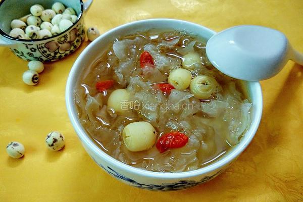 银耳莲子的做法图解8