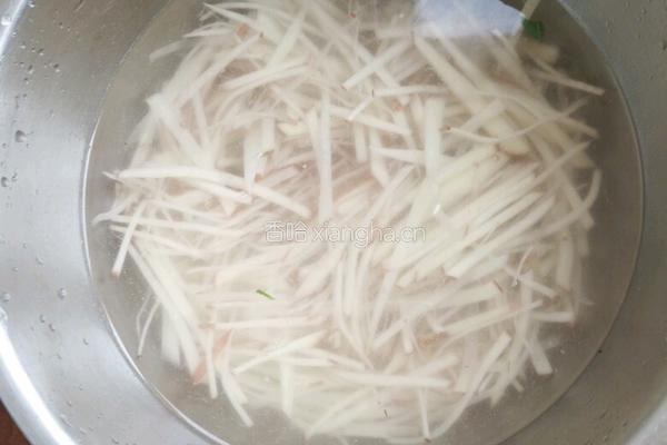 醋溜土豆丝儿的做法图解2