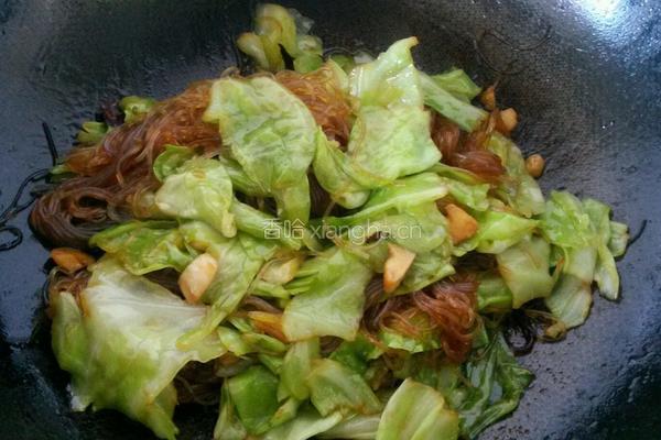 包菜粉条的做法图解5