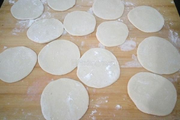 茄子素馅饺子的做法图解7