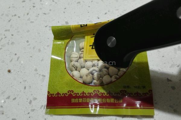 川贝冰糖雪梨的做法图解5
