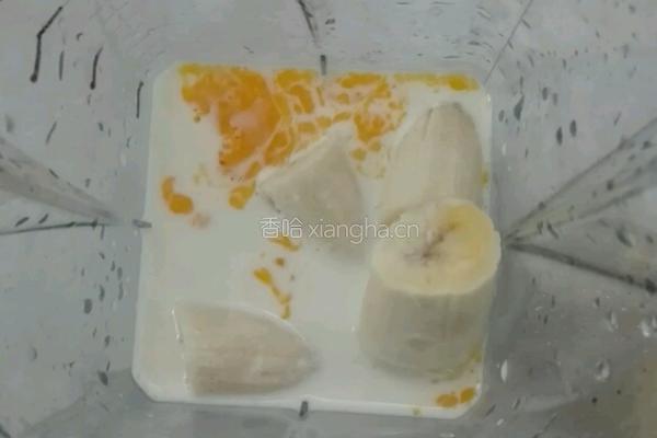 香蕉牛奶鸡蛋饼的做法图解2
