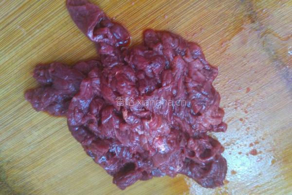 白萝卜牛肉汤的做法图解1