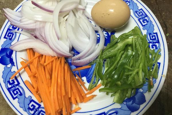 素菜炒面的做法图解3