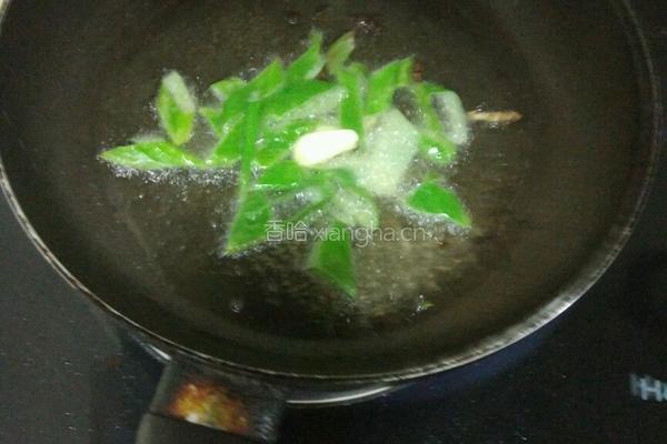 豆豉鲮鱼油麦菜的做法图解4