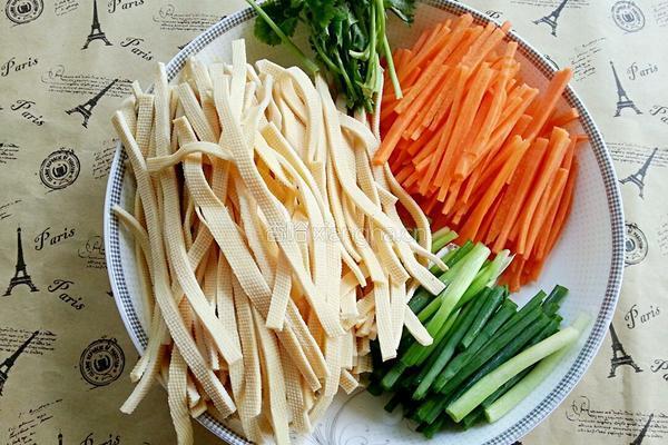 香葱拌干豆腐卷的做法图解2