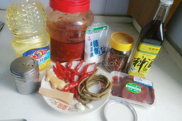 泡菜炒猪肝的做法图解1