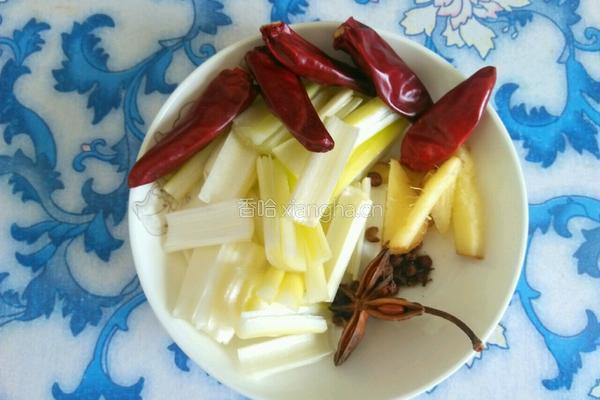 孜然鸡脆骨的做法图解3