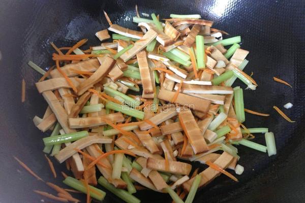 芹菜炒香干的做法图解6
