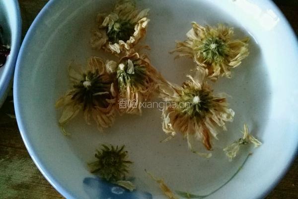 洛神花果茶的做法图解3