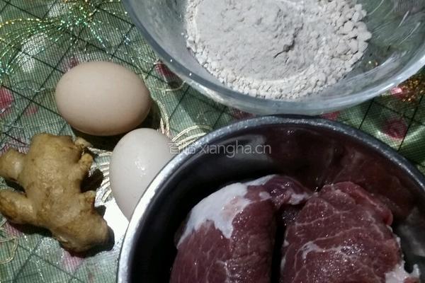 四川酥肉的做法图解1