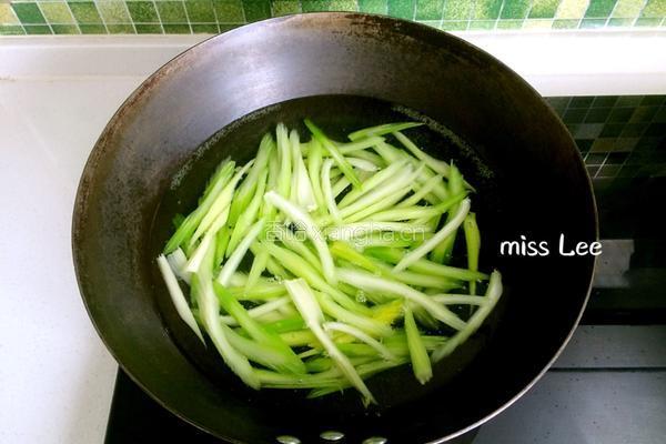 西芹炒火腿的做法图解4