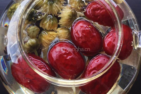 菊花玫瑰茶的做法图解2