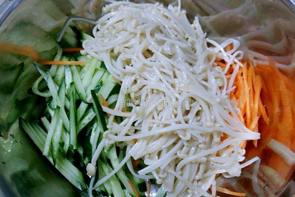 金针菇凉拌黄瓜的做法图解4