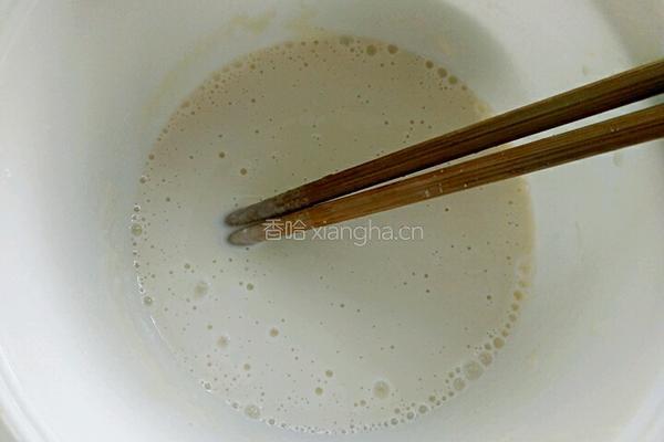 豆芽炒饼丝的做法图解2