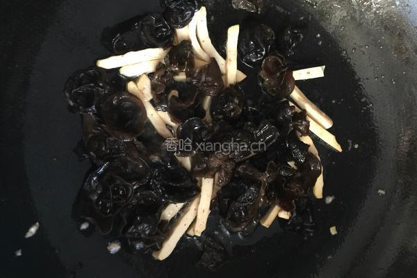 香芹木耳炒白干的做法图解4