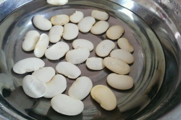 椰汁芸豆鸡汤的做法图解3