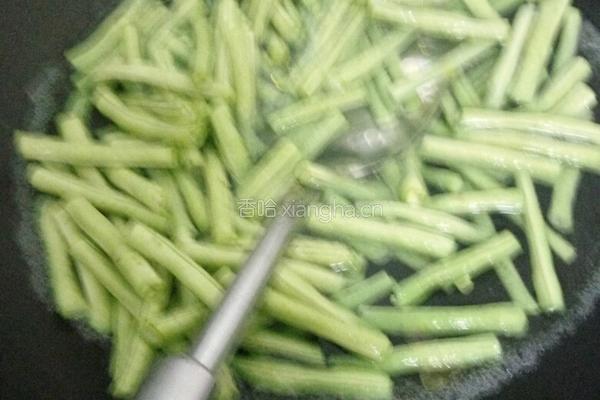 豆角炒西红柿的做法图解3