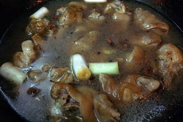 猪蹄炖莲藕的做法图解5